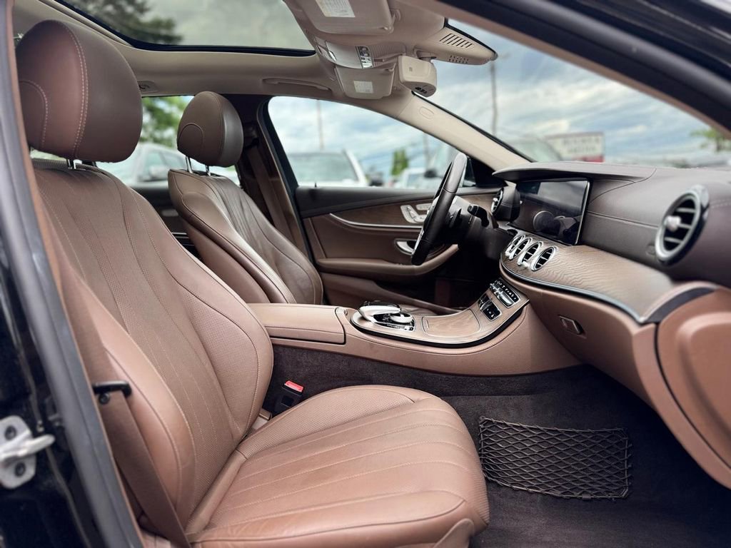 Used 2020 Mercedes-Benz E 450 4MATIC Wagon image 28