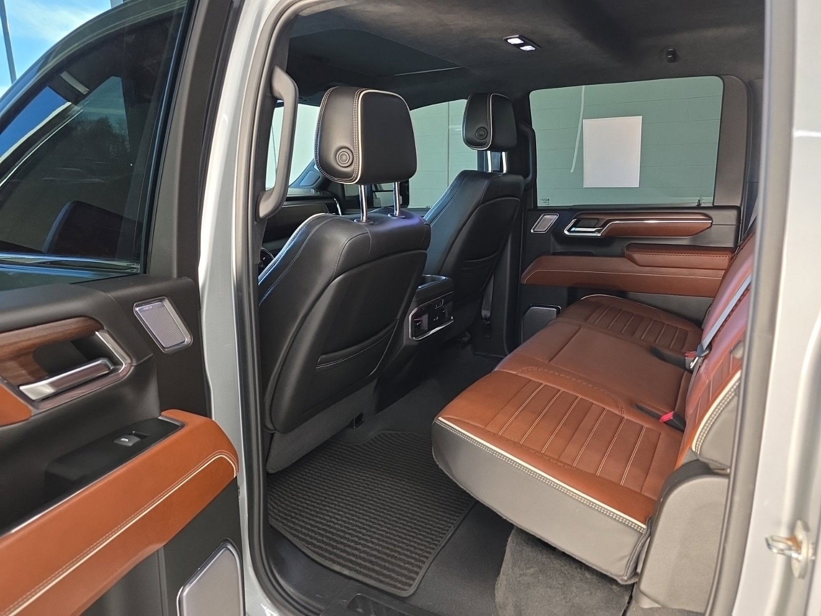 Used 2024 GMC Sierra 2500 Denali Ultimate w/ Max Trailering Package image 33