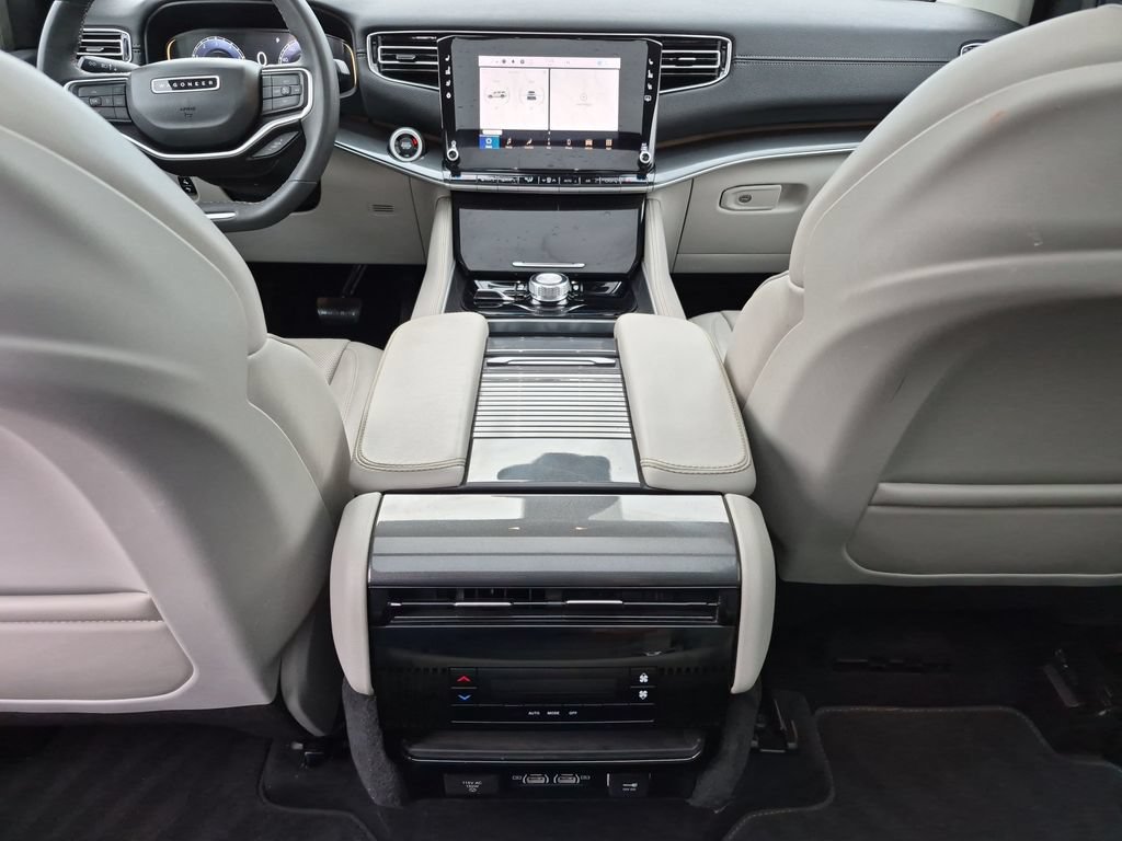 Used 2022 Jeep Wagoneer Series I w/ Premium Group I AWD/4WD image 35
