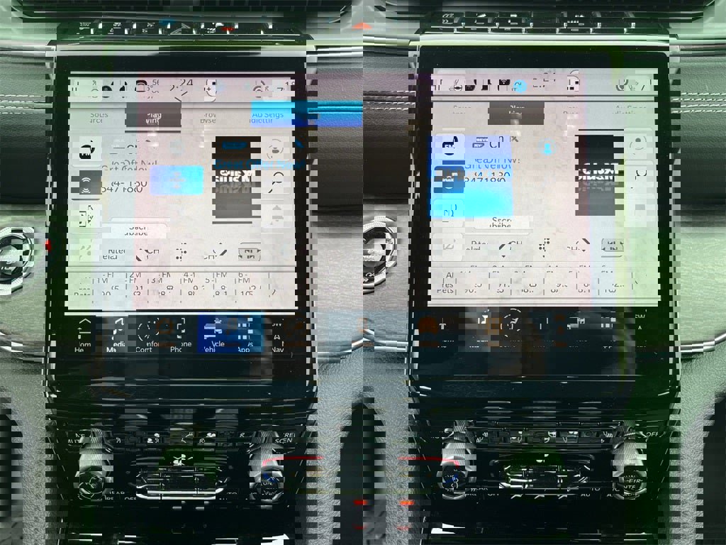 Used 2024 Jeep Grand Cherokee Overland w/ Luxury Tech Group IV image 19