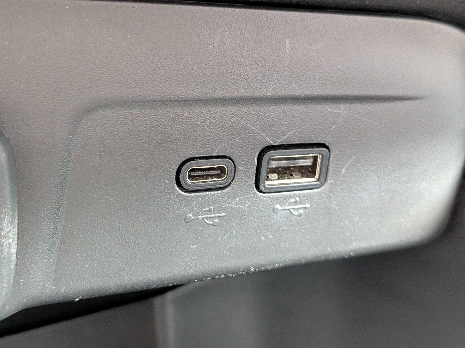 Used 2025 Chevrolet Trax LT FWD image 21