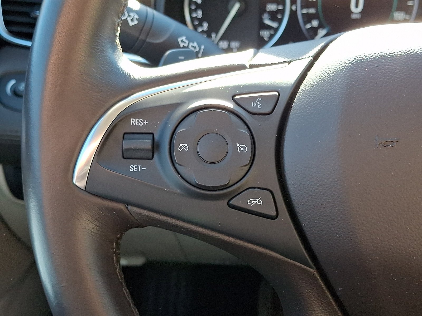 Used 2017 Buick LaCrosse Preferred FWD image 22