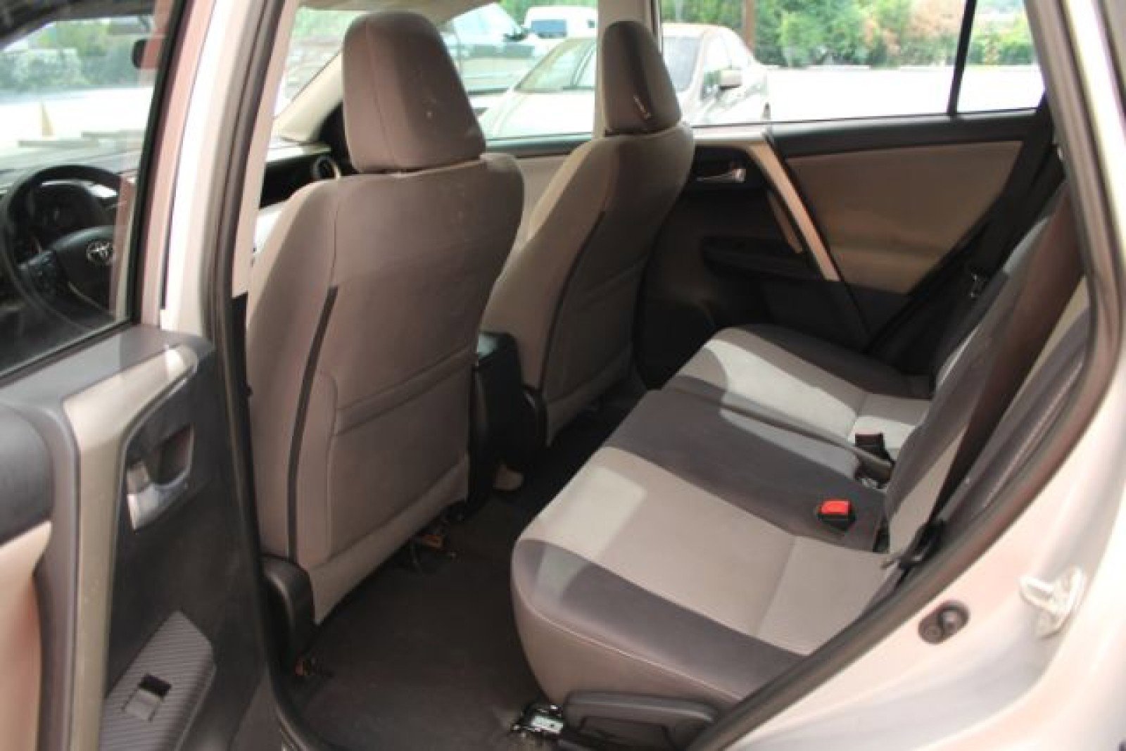 Used 2015 Toyota RAV4 XLE image 13