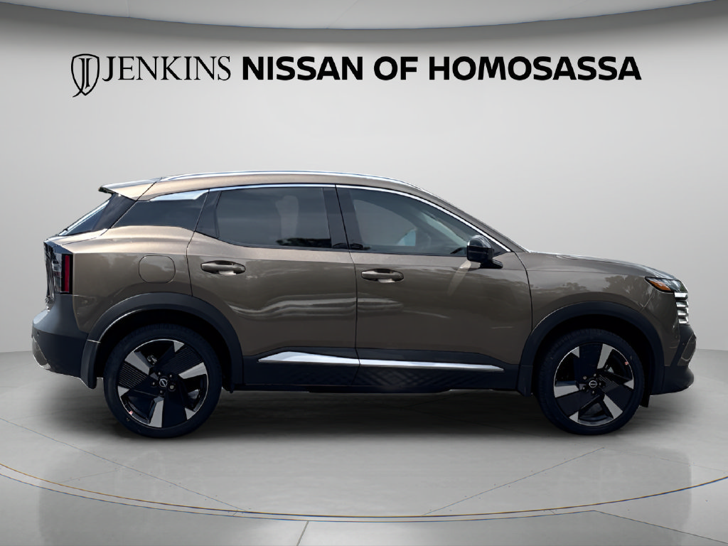 New 2026 Nissan Kicks SR w/ SR Premium Package FWD image 2