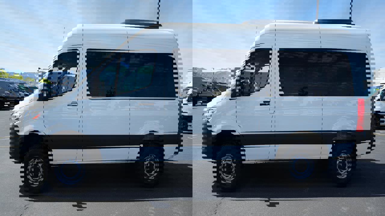 Used 2025 Mercedes-Benz Sprinter 2500 image 4
