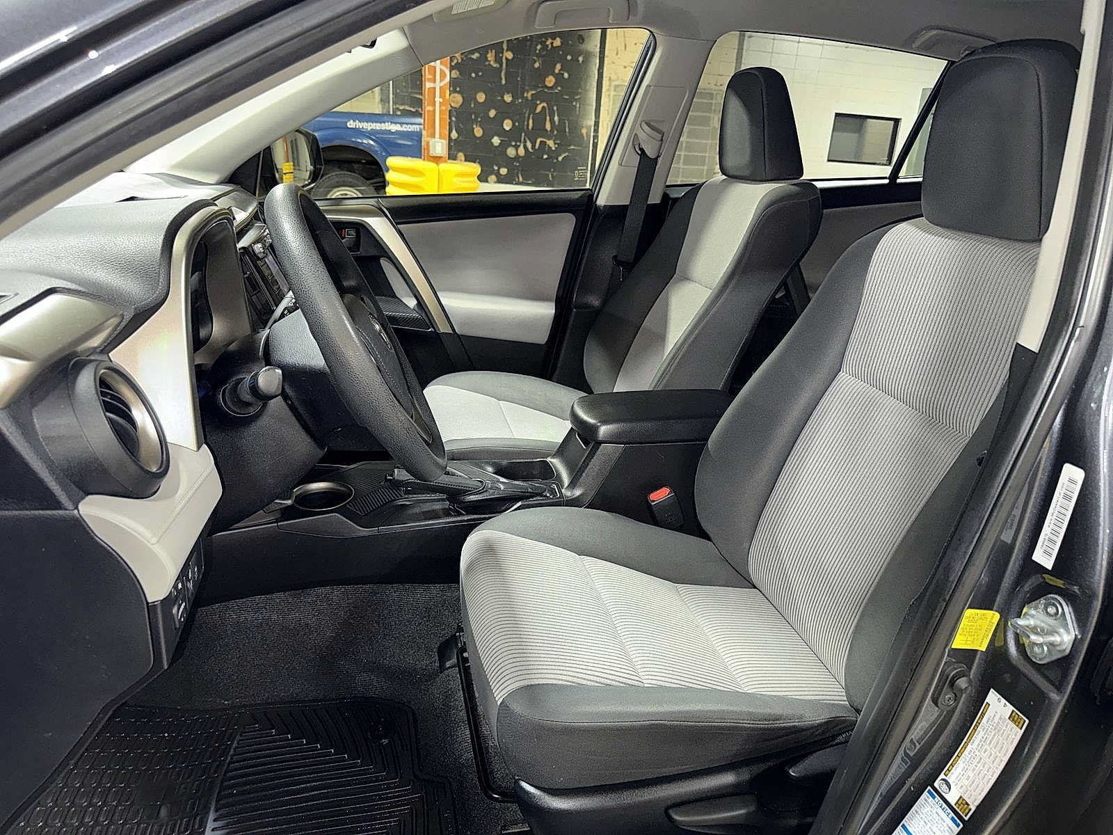 Used 2015 Toyota RAV4 LE AWD/4WD image 15