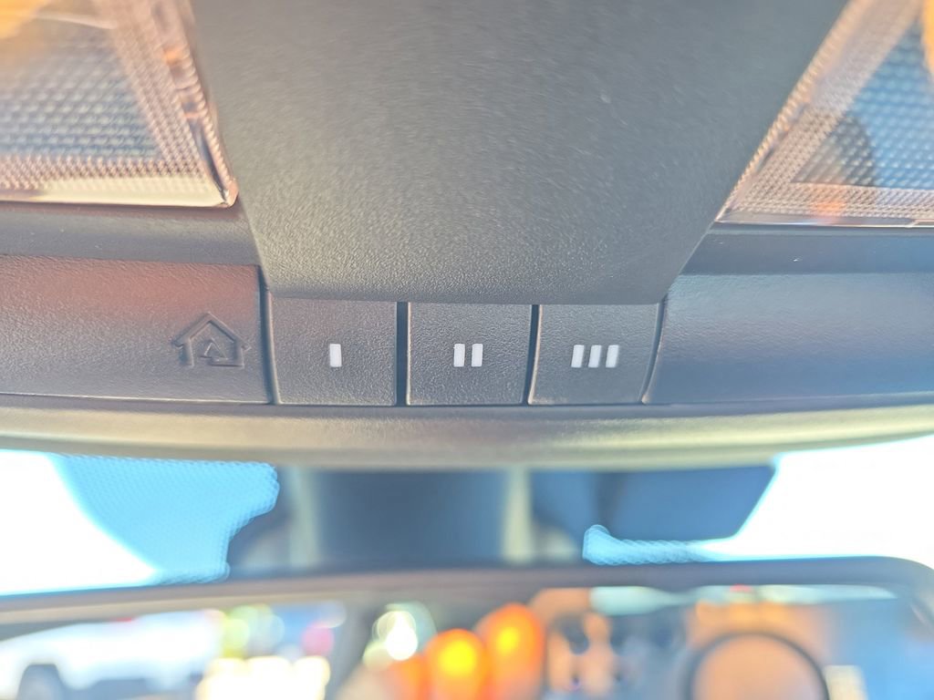 Used 2023 Dodge Challenger R/T w/ Blacktop Package image 28