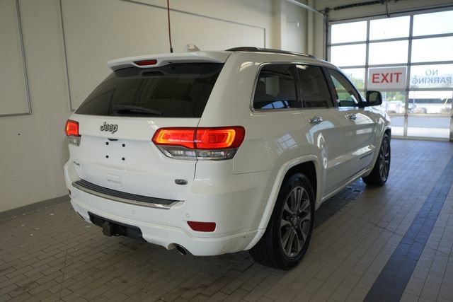 Used 2018 Jeep Grand Cherokee Overland AWD/4WD image 14