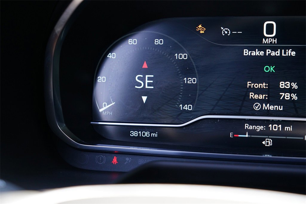 Used 2023 GMC Yukon XL SLT w/ SLT Luxury Package image 30