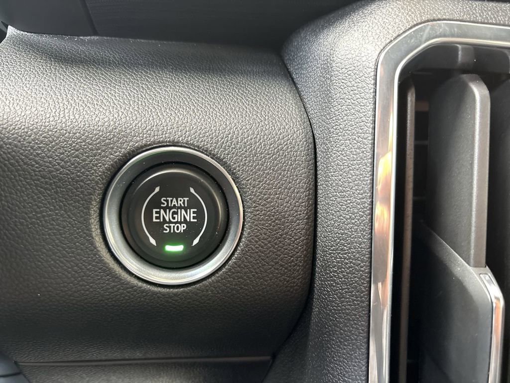 Certified 2025 GMC Acadia Elevation image 17