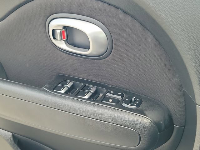 Used 2019 Kia Soul FWD image 16