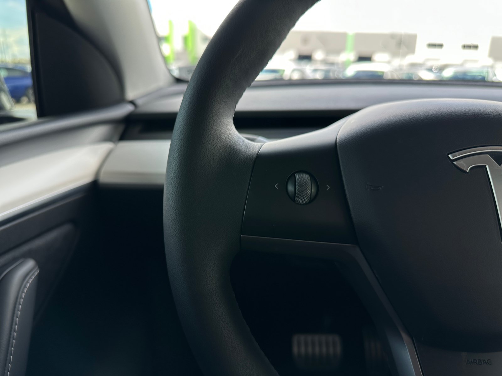Used 2023 Tesla Model Y Performance AWD/4WD image 21