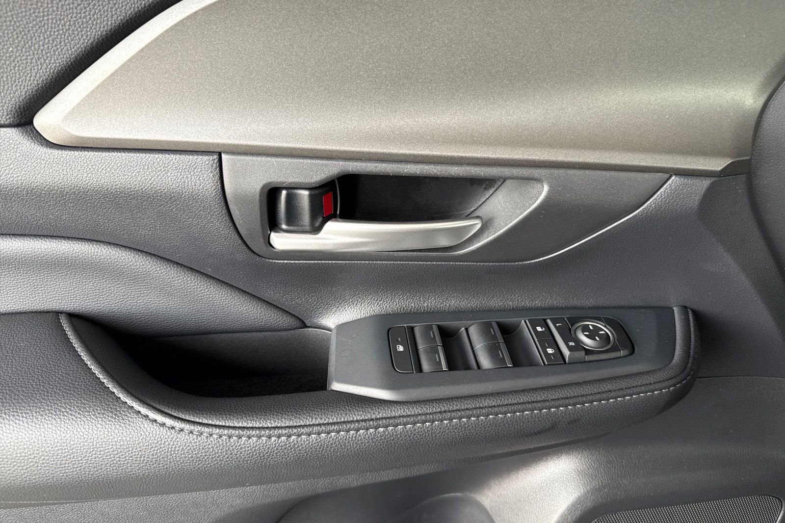 Certified 2025 Toyota Grand Highlander AWD image 13