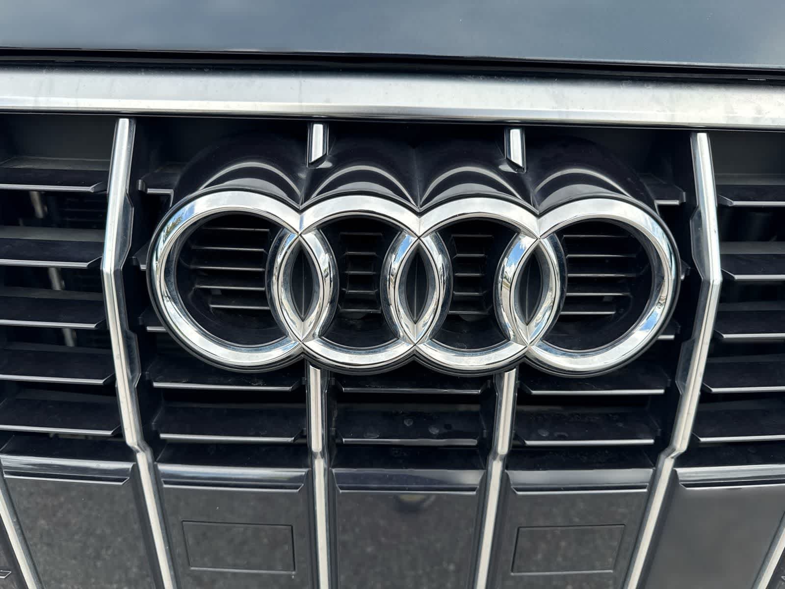 Used 2020 Audi Q3 2.0T Premium Plus w/ Premium Plus Package AWD/4WD image 10