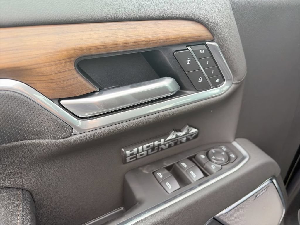 New 2026 Chevrolet Silverado 1500 High Country AWD/4WD image 14