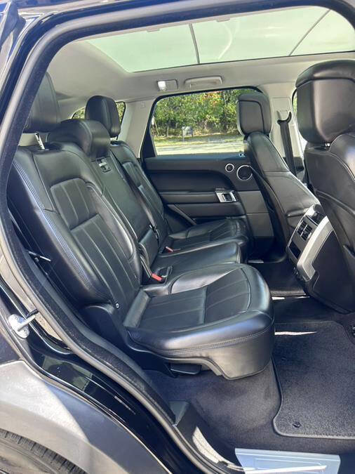 Used 2020 Land Rover Range Rover Sport HSE image 24