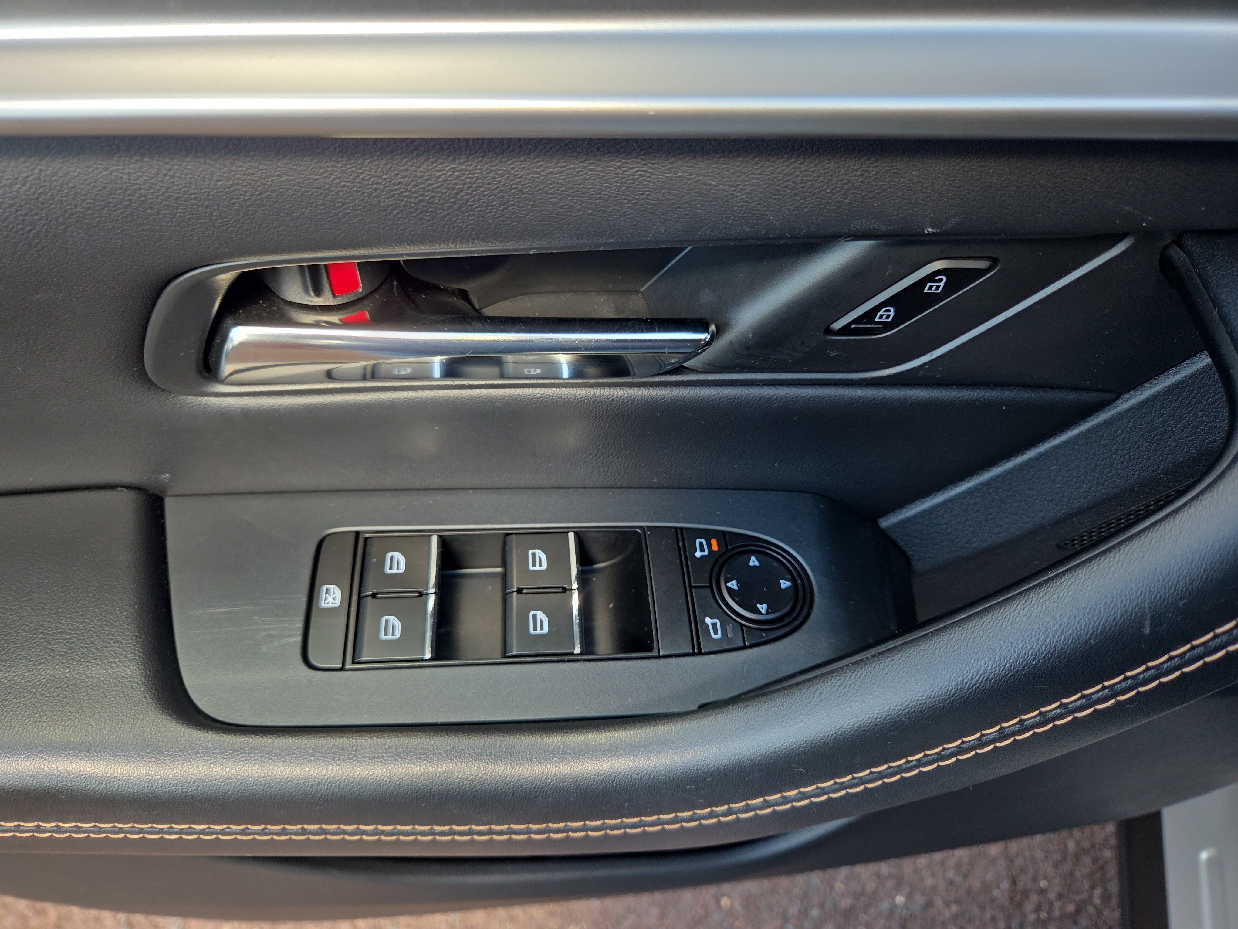 Used 2024 MAZDA CX-90 Plug-In Hybrid w/ Premium Pkg image 31