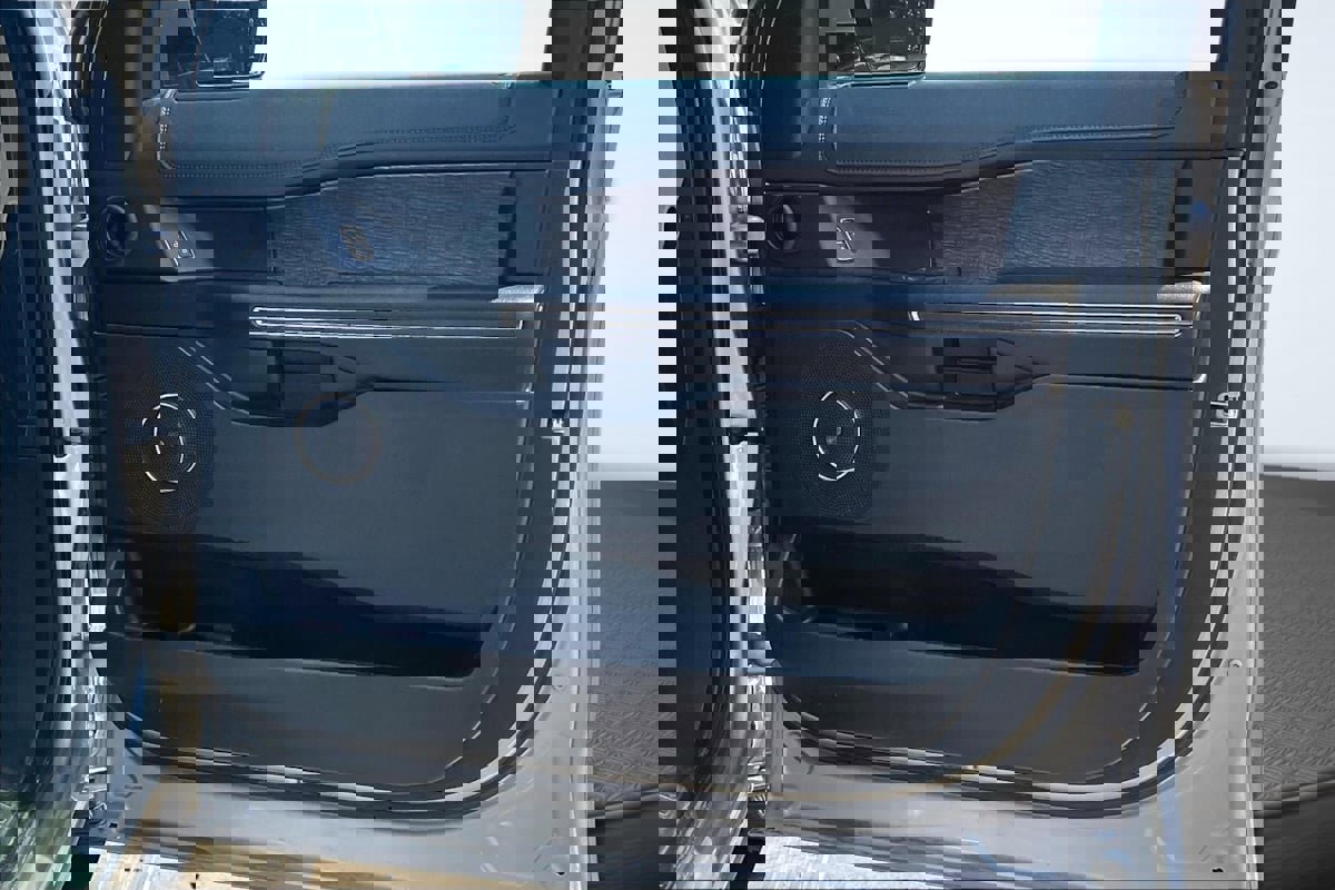 Used 2020 Ford Expedition Limited image 24