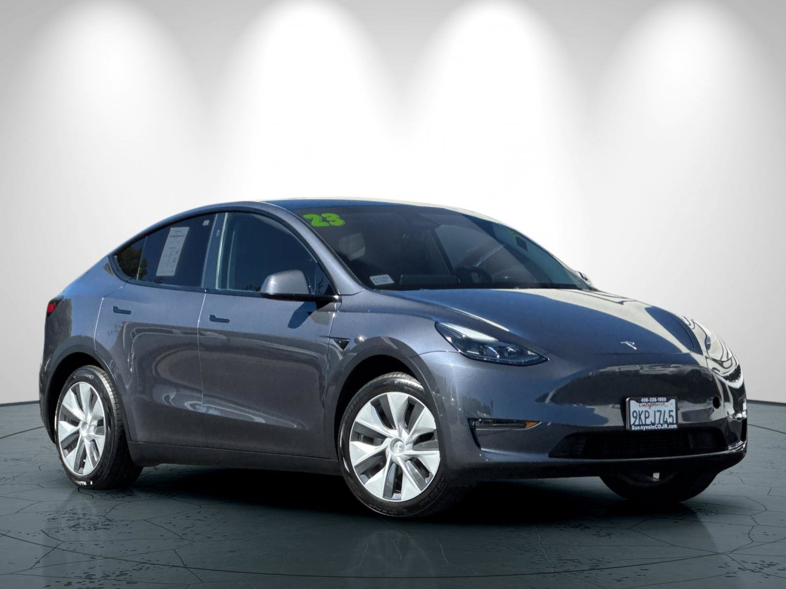 Used 2023 Tesla Model Y 2WD image 2