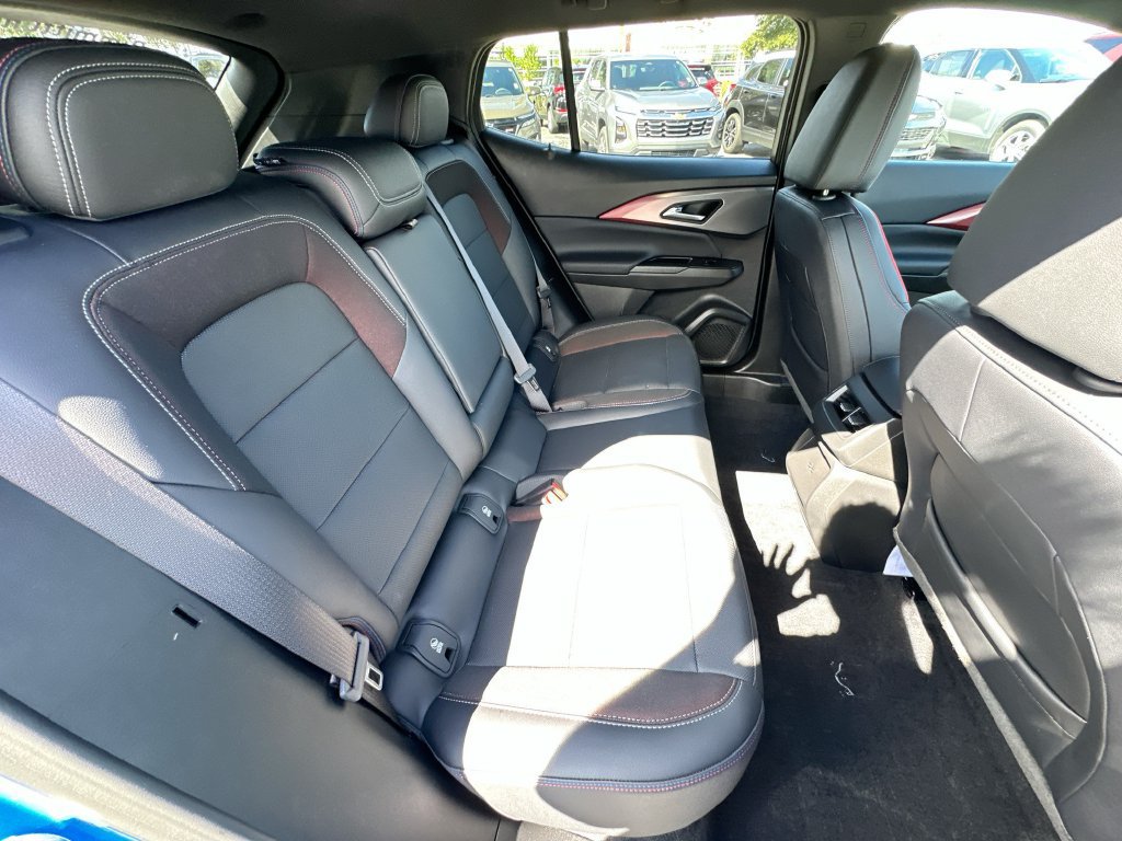 Certified 2025 Chevrolet Equinox EV RS FWD image 25