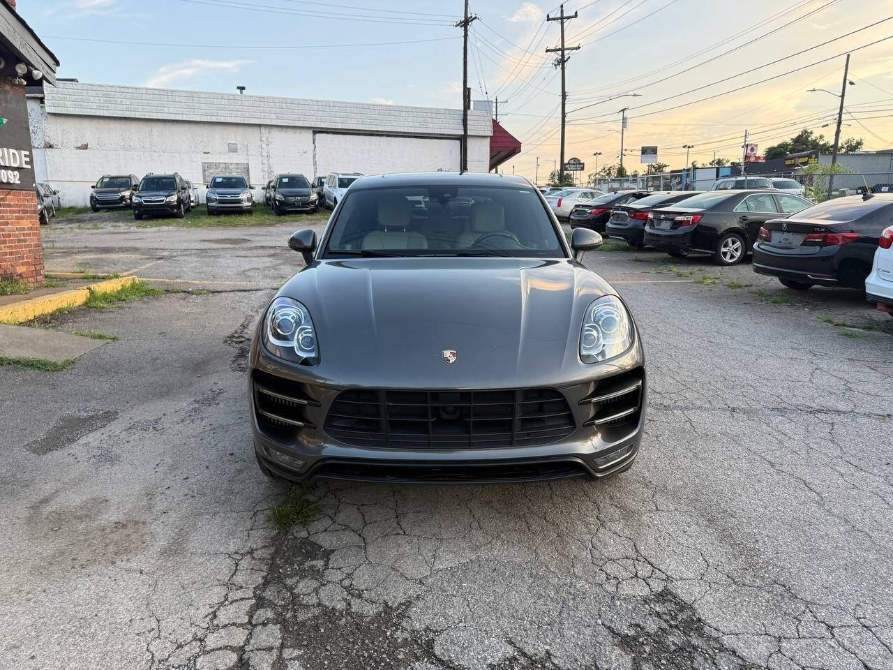 Used 2018 Porsche Macan Turbo AWD/4WD image 8
