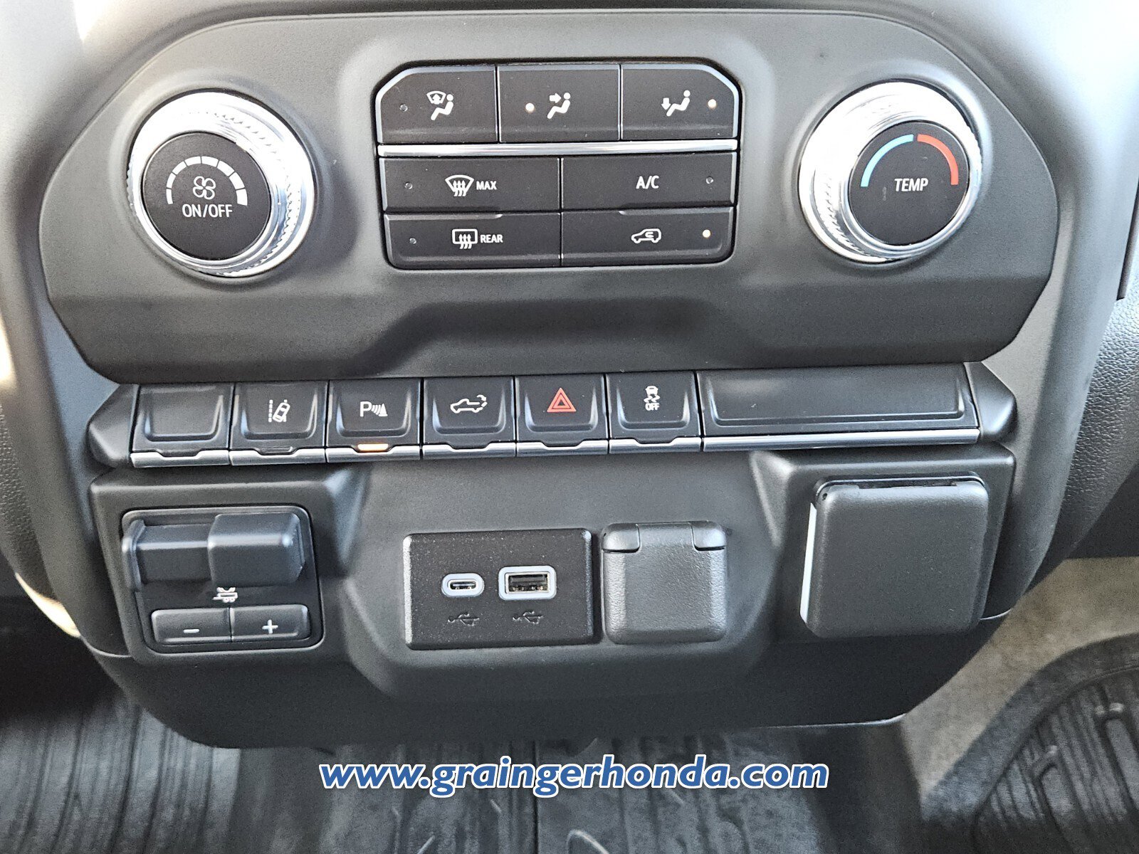 Used 2024 GMC Sierra 2500 Pro w/ 1SA Pro Safety Plus Package image 17