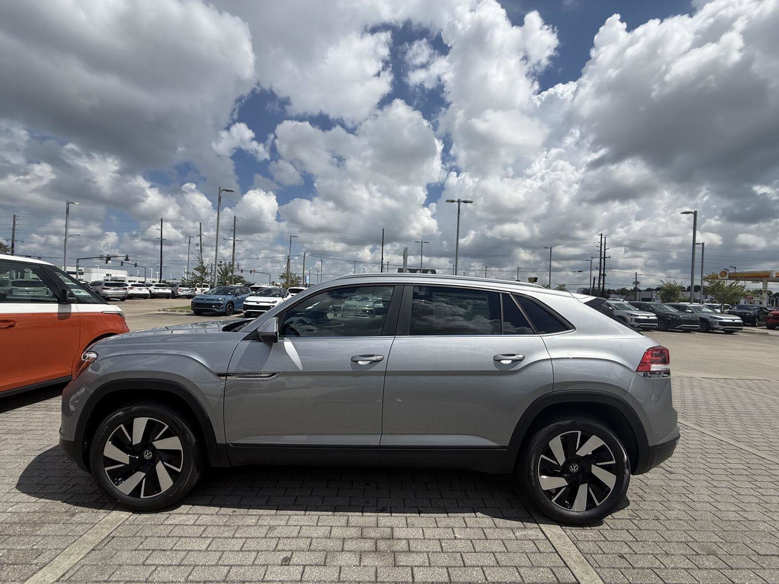 New 2026 Volkswagen Atlas Cross Sport SE image 6