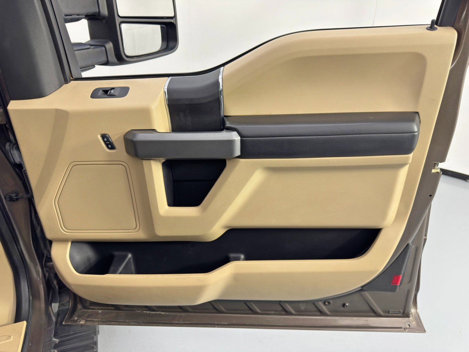 Used 2016 Ford F150 XLT w/ Equipment Group 301A Mid image 37