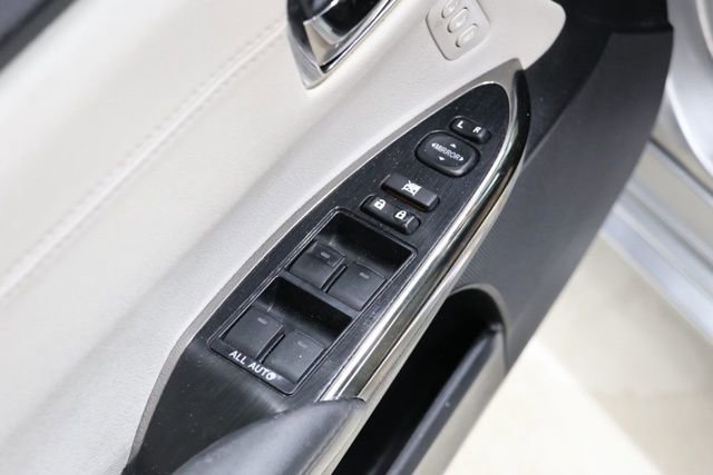 Used 2016 Toyota Avalon XLE Premium w/ Protection Package FWD image 18