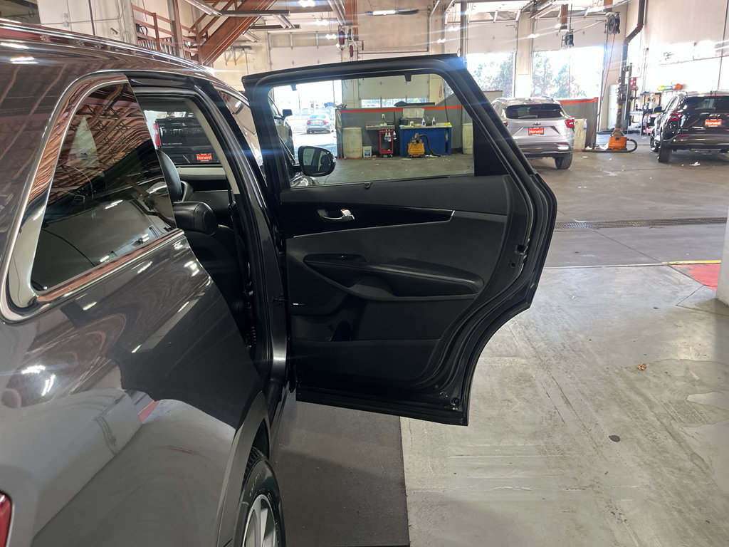 Used 2019 Kia Sorento EX w/ EX Touring Package AWD/4WD image 29