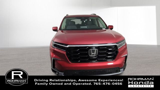 New 2025 Honda Pilot Touring image 3