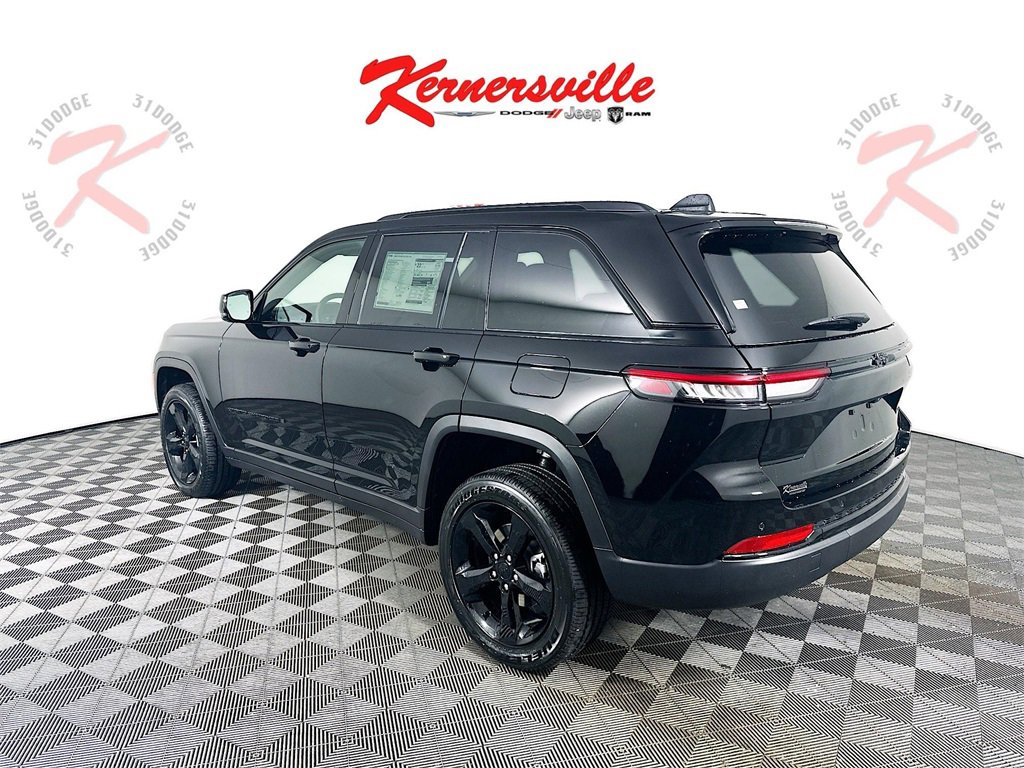 New 2025 Jeep Grand Cherokee Altitude image 5