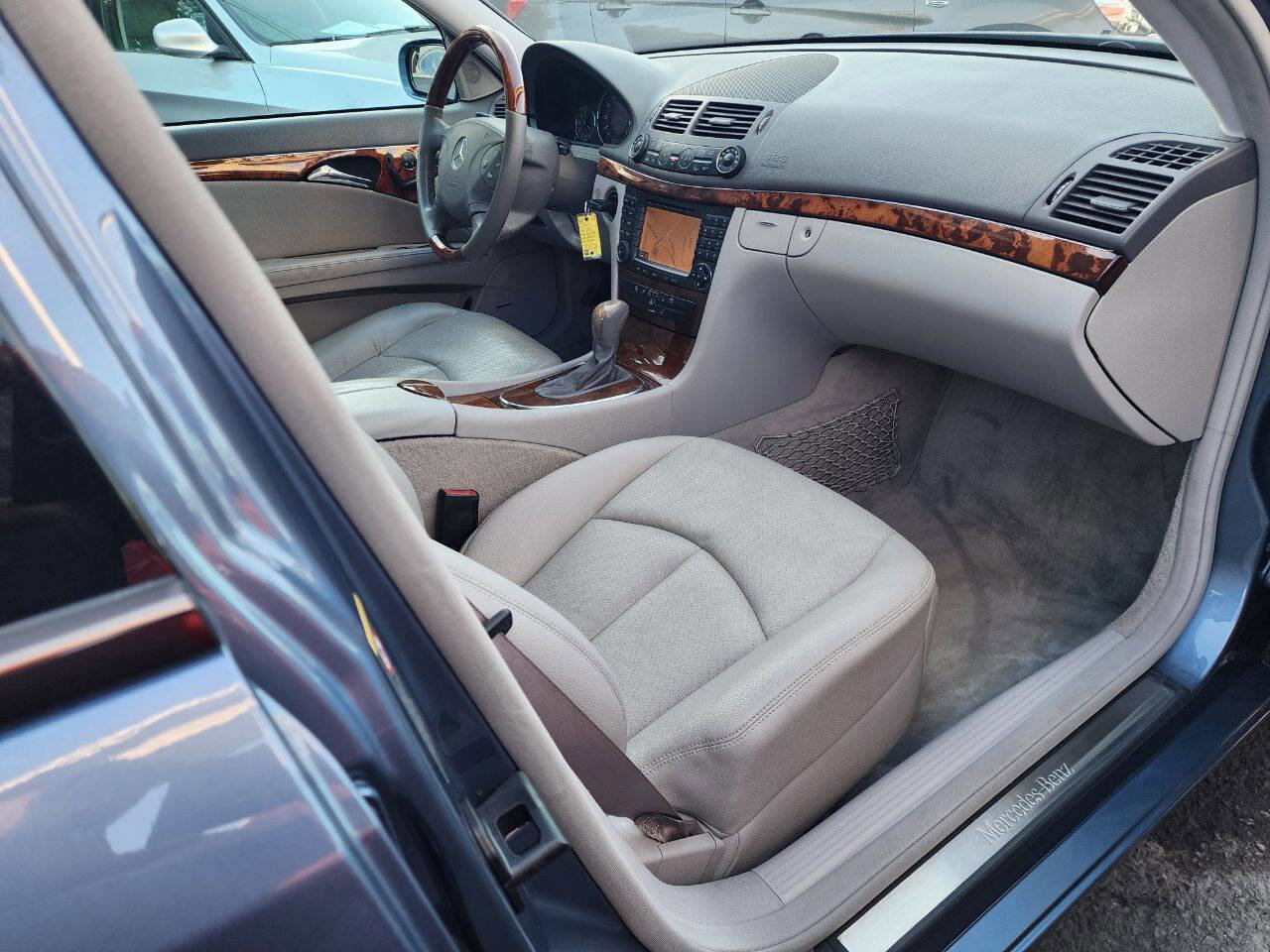 Used 2005 Mercedes-Benz E 320 Sedan image 14