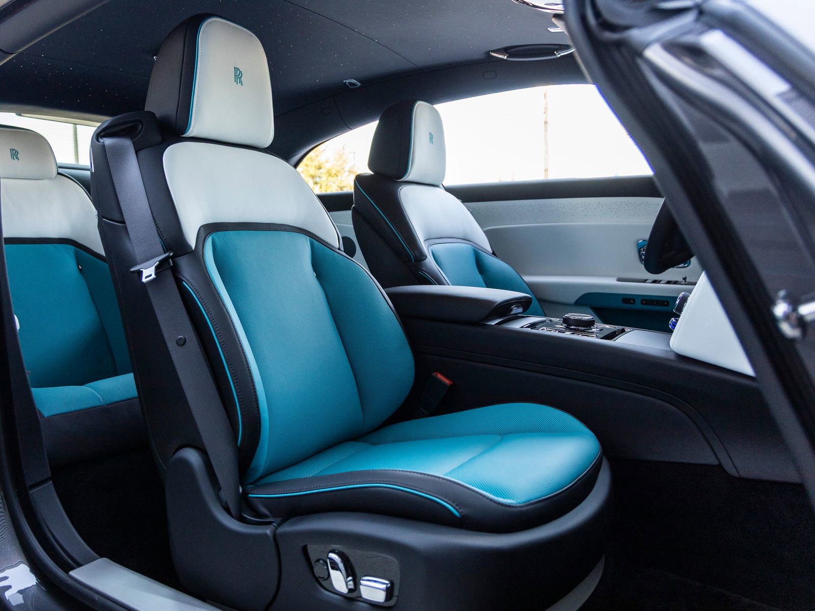 Certified 2025 Rolls-Royce Spectre image 47