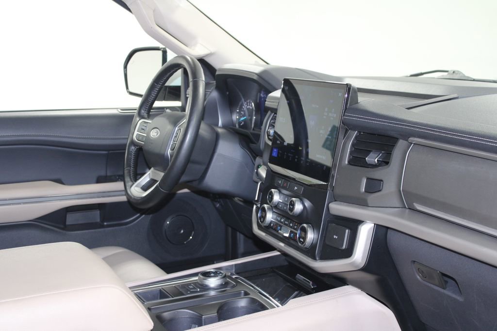 Used 2024 Ford Expedition Max XLT image 34