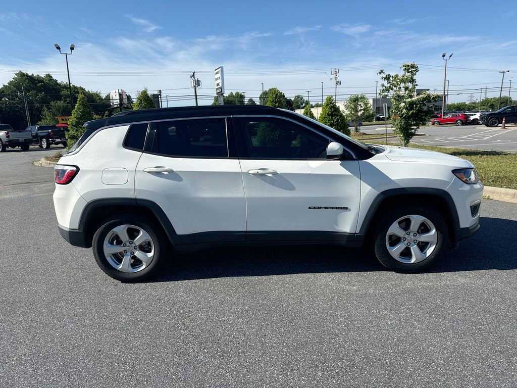 Used 2018 Jeep Compass Latitude w/ Popular Equipment Group FWD image 7