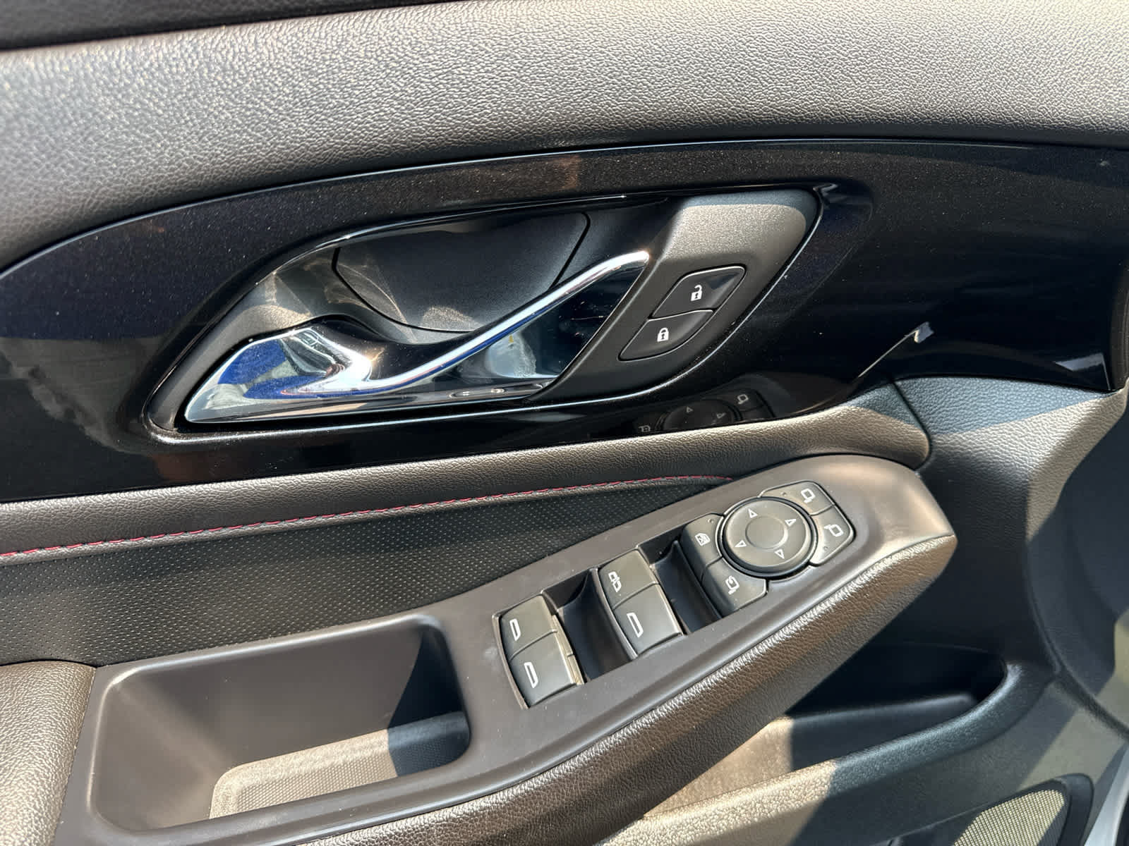 Certified 2022 Chevrolet Traverse RS FWD image 10