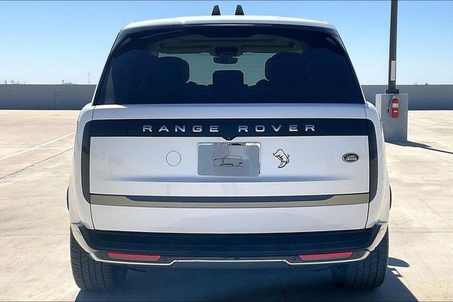 Used 2023 Land Rover Range Rover SE image 4