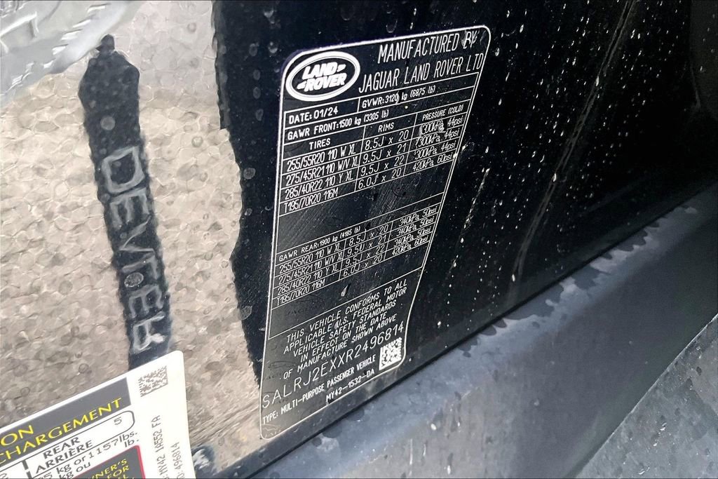 Used 2024 Land Rover Discovery S AWD/4WD image 32