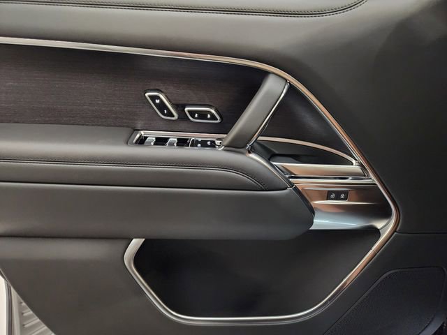 New 2025 Land Rover Range Rover SE image 22