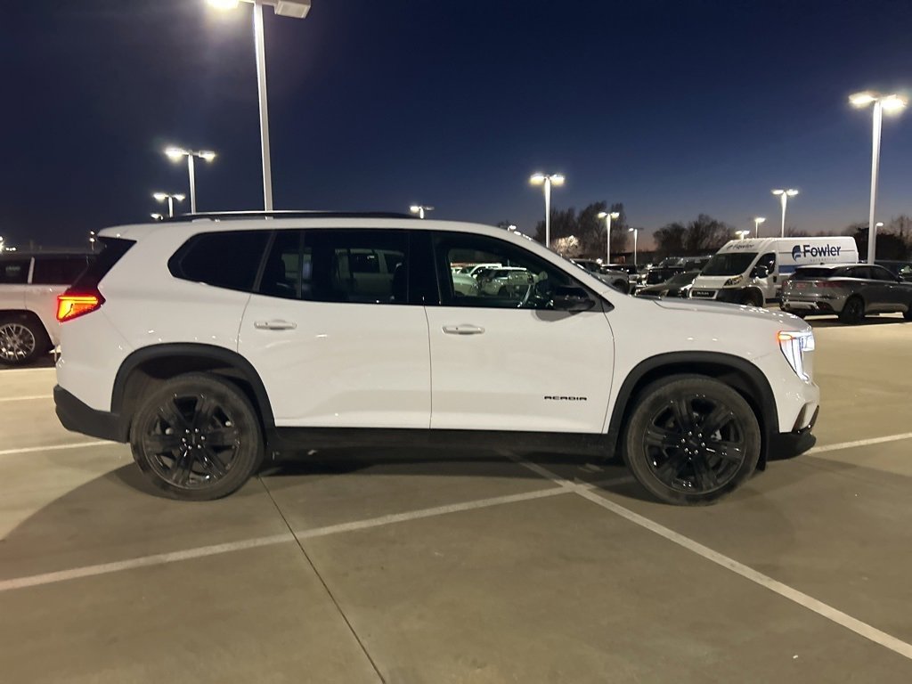 Used 2024 GMC Acadia Elevation w/ Black Edition image 4