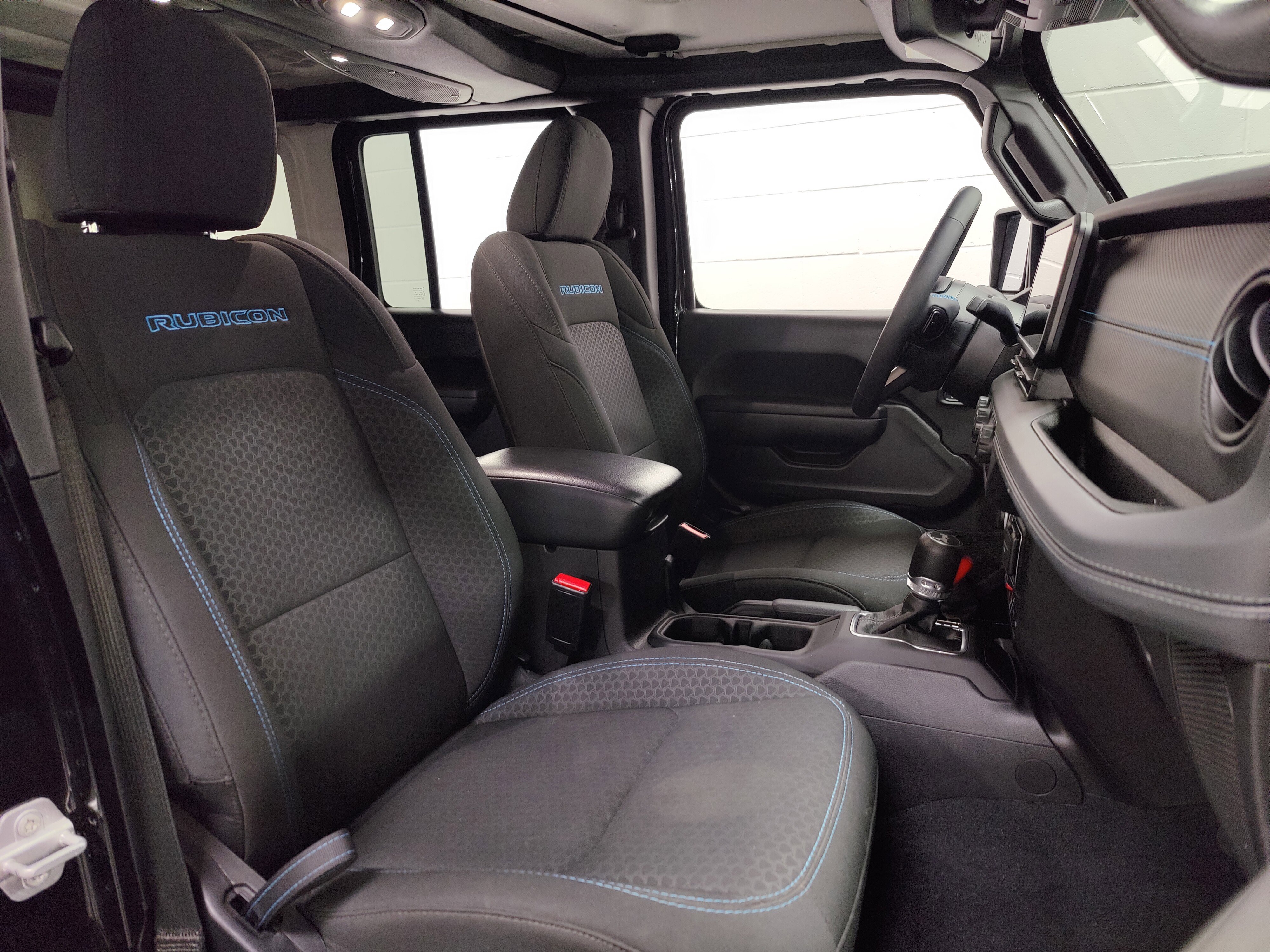 Used 2024 Jeep Wrangler Unlimited Rubicon 4xe w/ Technology Group image 5