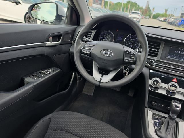 Used 2019 Hyundai Elantra SE w/ Cargo Package FWD image 8