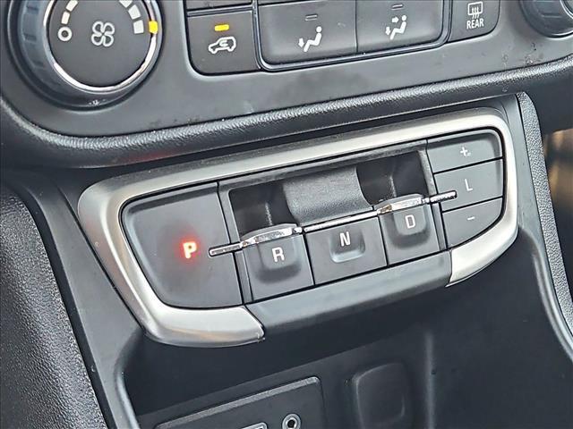 Used 2024 GMC Terrain SLE FWD image 12
