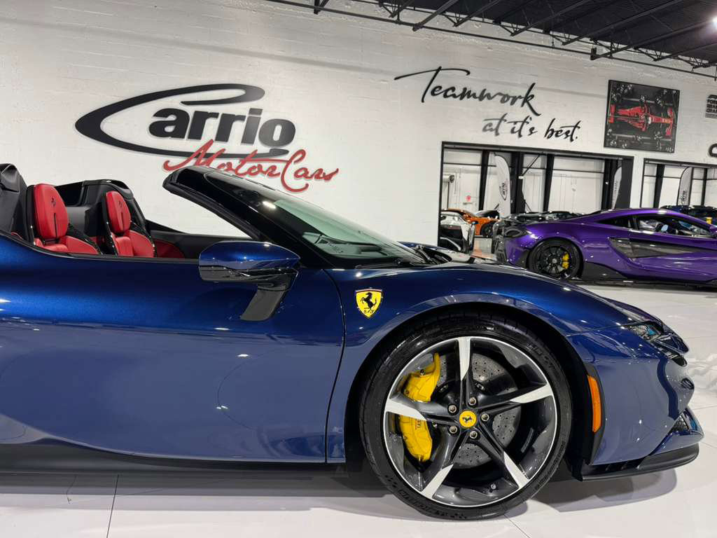 Used 2023 Ferrari SF90 Spider image 47