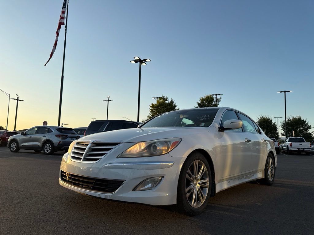 Used 2013 Hyundai Genesis 3.8 w/ Premium Pkg RWD image 15