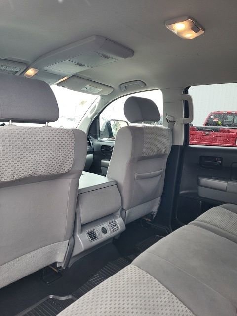 Used 2013 Toyota Tundra 4x4 CrewMax w/ Tow Pkg image 12