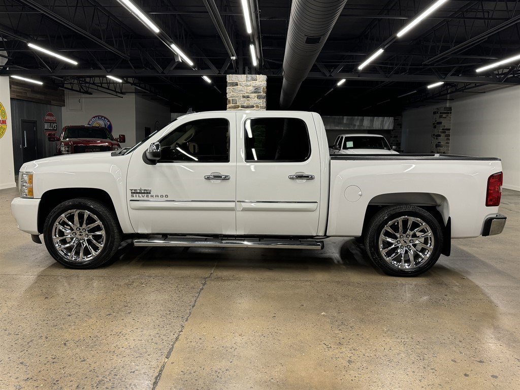 Used 2011 Chevrolet Silverado 1500 LT w/ Texas Edition RWD image 4
