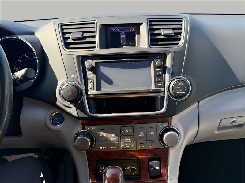 Used 2013 Toyota Highlander Limited image 22