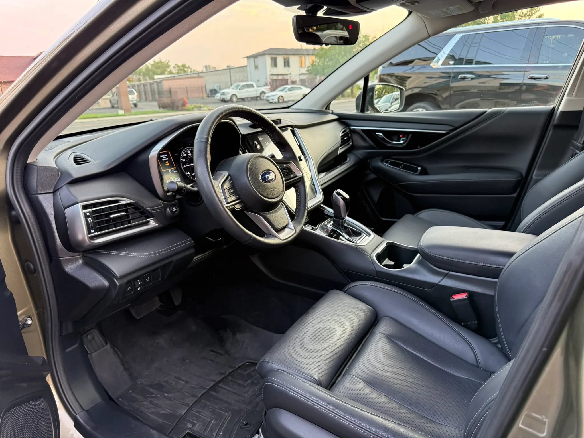 Used 2025 Subaru Outback Limited AWD/4WD image 8